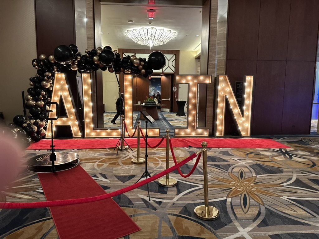 James Grande performing in corporate event in Miami - Singer guitarist (corporate event setup)